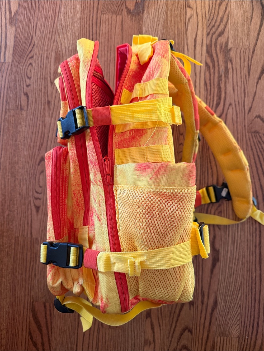 Rare WOLFpak fire Yellow and Red Backpack - Picture 6 of 7